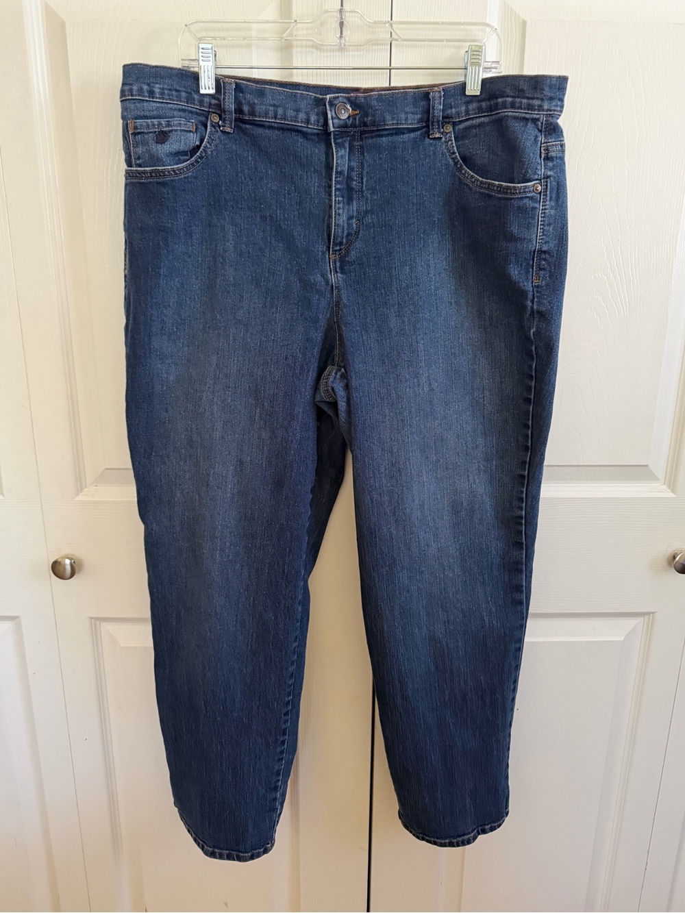 5 for $25! Gloria Vanderbilt Women's Cropped Jeans in Dark Blue Wash